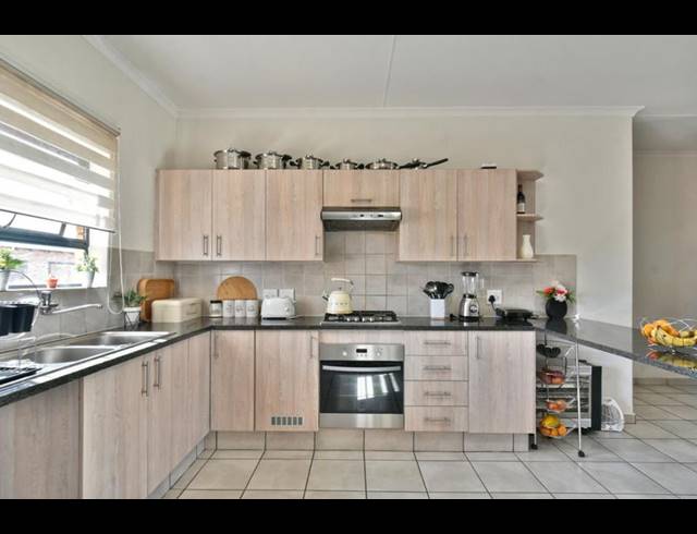 3 BEDROOM APARTMENT FOR SALE IN NEWMARKET